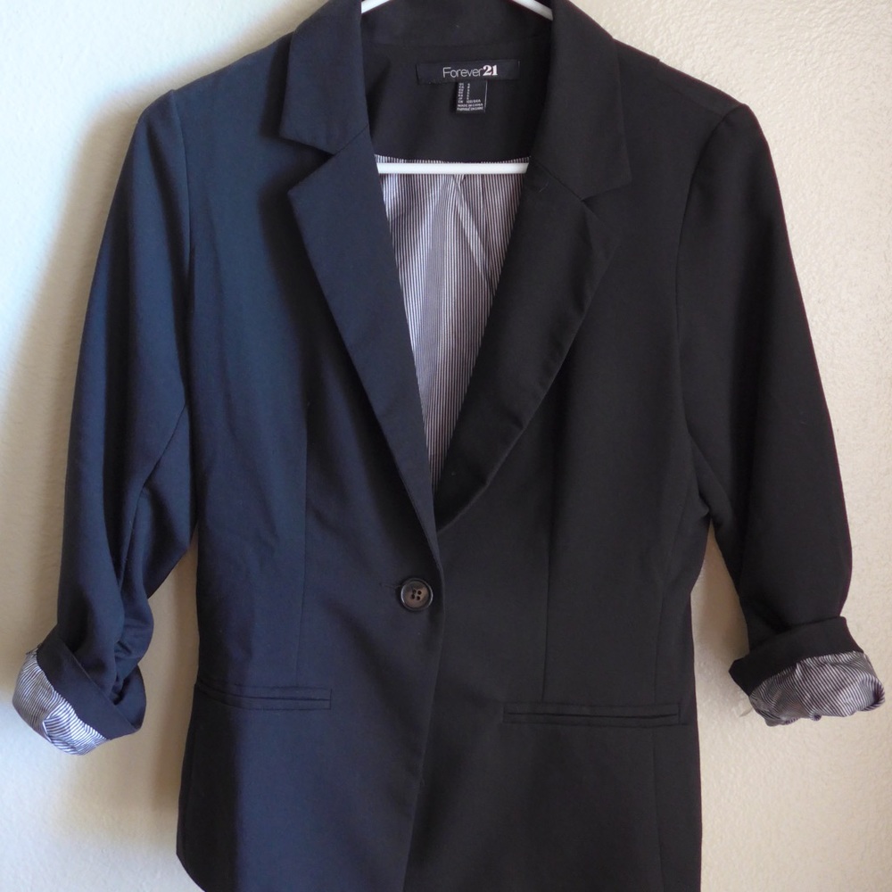 Forever 21Black suit jacket